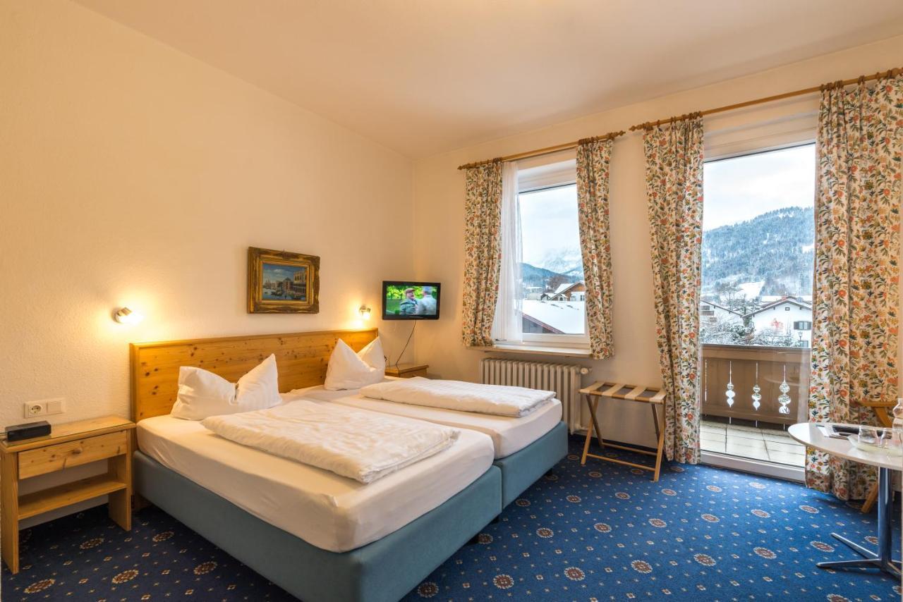 Hotel Garni Almenrausch Und Edelweiss Гармиш-Партенкирхен Экстерьер фото