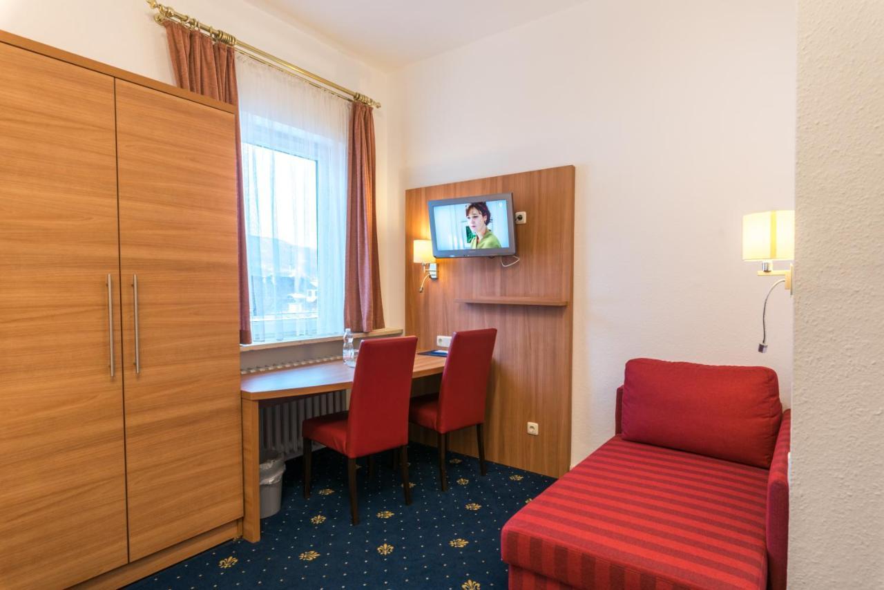 Hotel Garni Almenrausch Und Edelweiss Гармиш-Партенкирхен Экстерьер фото