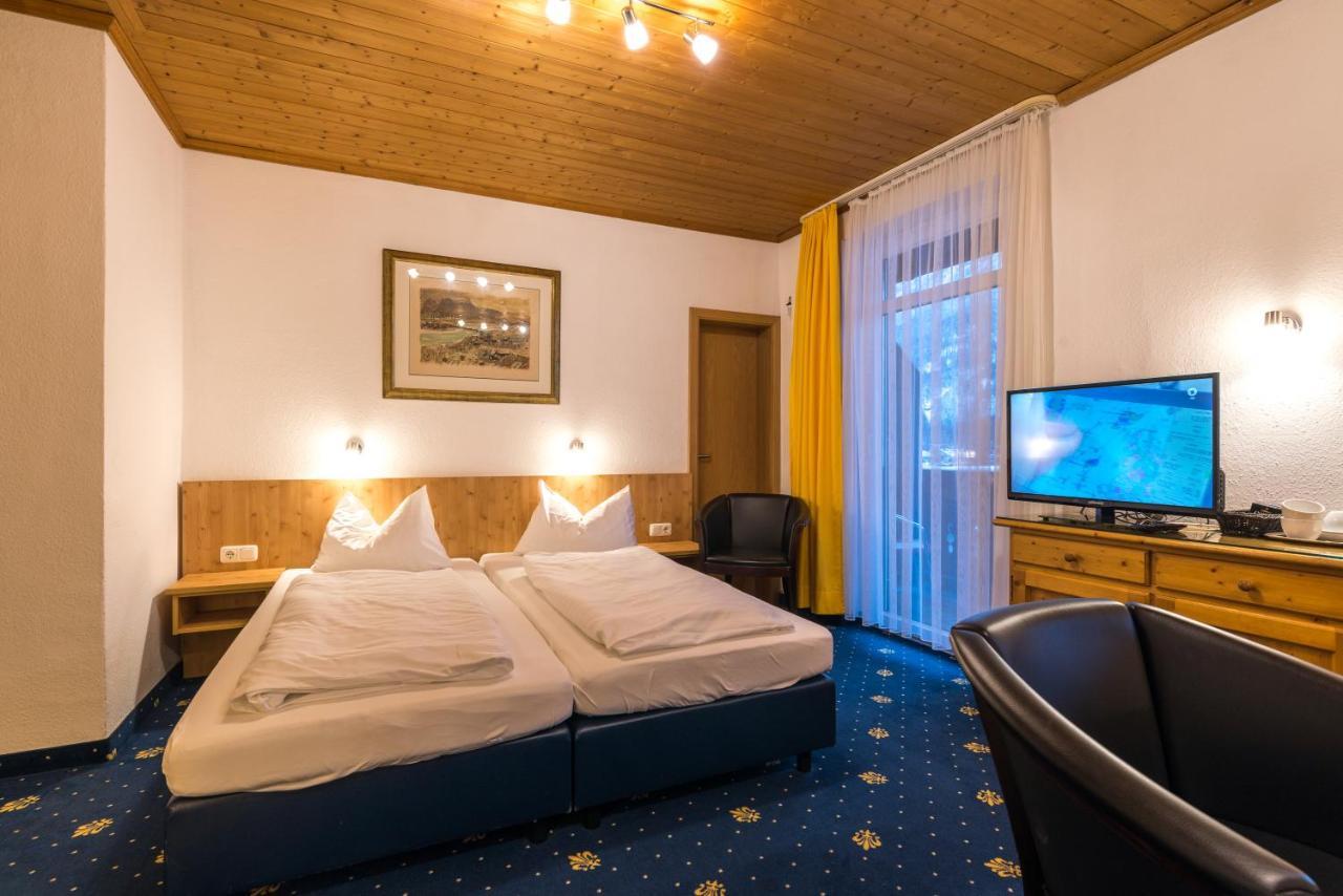 Hotel Garni Almenrausch Und Edelweiss Гармиш-Партенкирхен Экстерьер фото