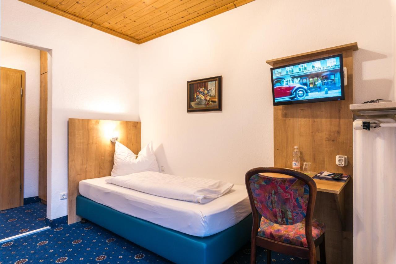 Hotel Garni Almenrausch Und Edelweiss Гармиш-Партенкирхен Экстерьер фото