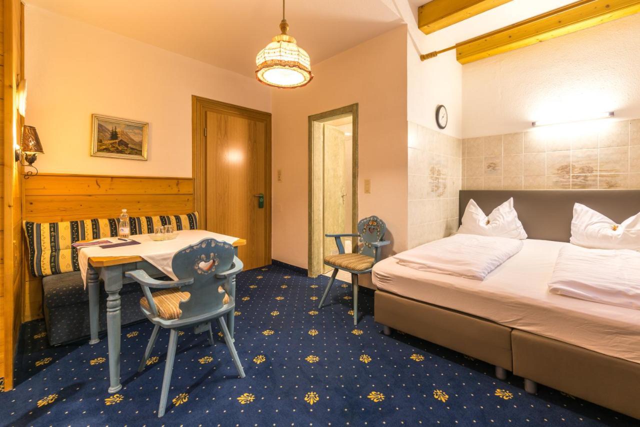 Hotel Garni Almenrausch Und Edelweiss Гармиш-Партенкирхен Экстерьер фото