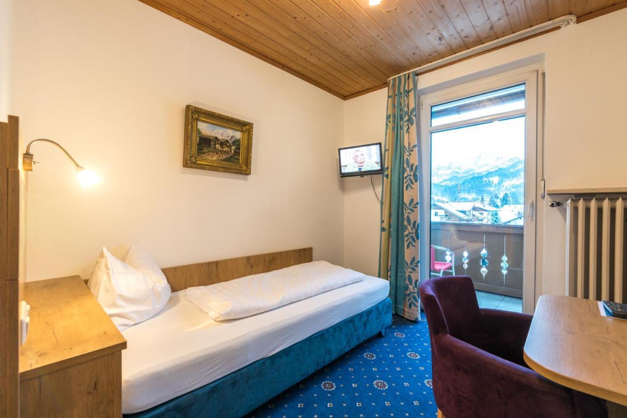 Hotel Garni Almenrausch Und Edelweiss Гармиш-Партенкирхен Экстерьер фото