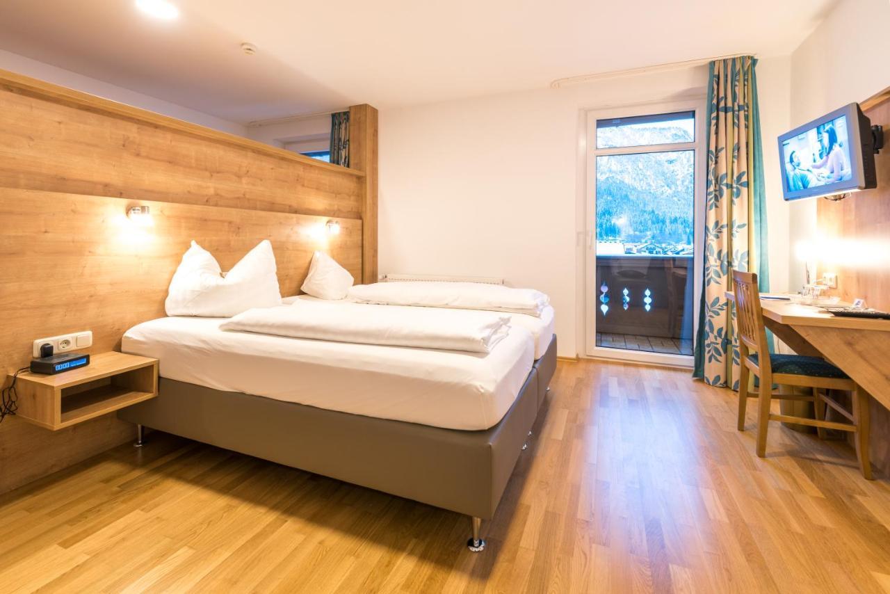 Hotel Garni Almenrausch Und Edelweiss Гармиш-Партенкирхен Экстерьер фото
