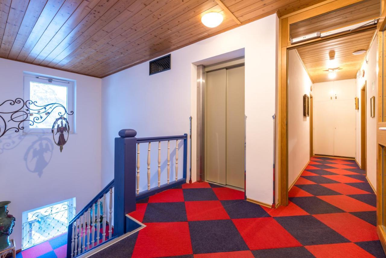 Hotel Garni Almenrausch Und Edelweiss Гармиш-Партенкирхен Экстерьер фото