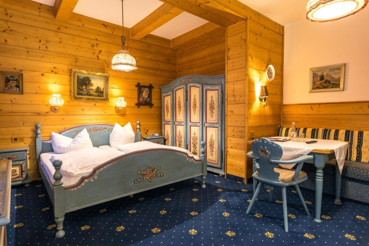 Hotel Garni Almenrausch Und Edelweiss Гармиш-Партенкирхен Экстерьер фото