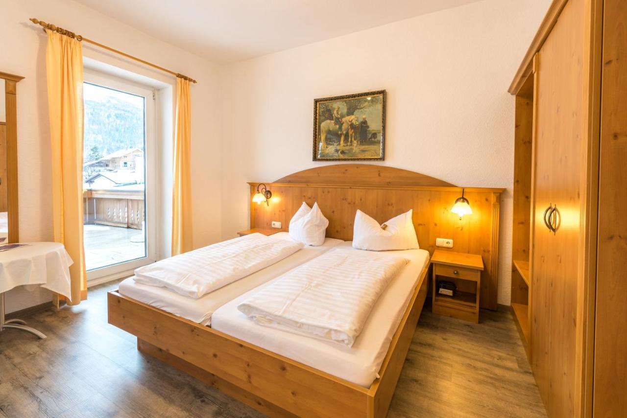 Hotel Garni Almenrausch Und Edelweiss Гармиш-Партенкирхен Экстерьер фото