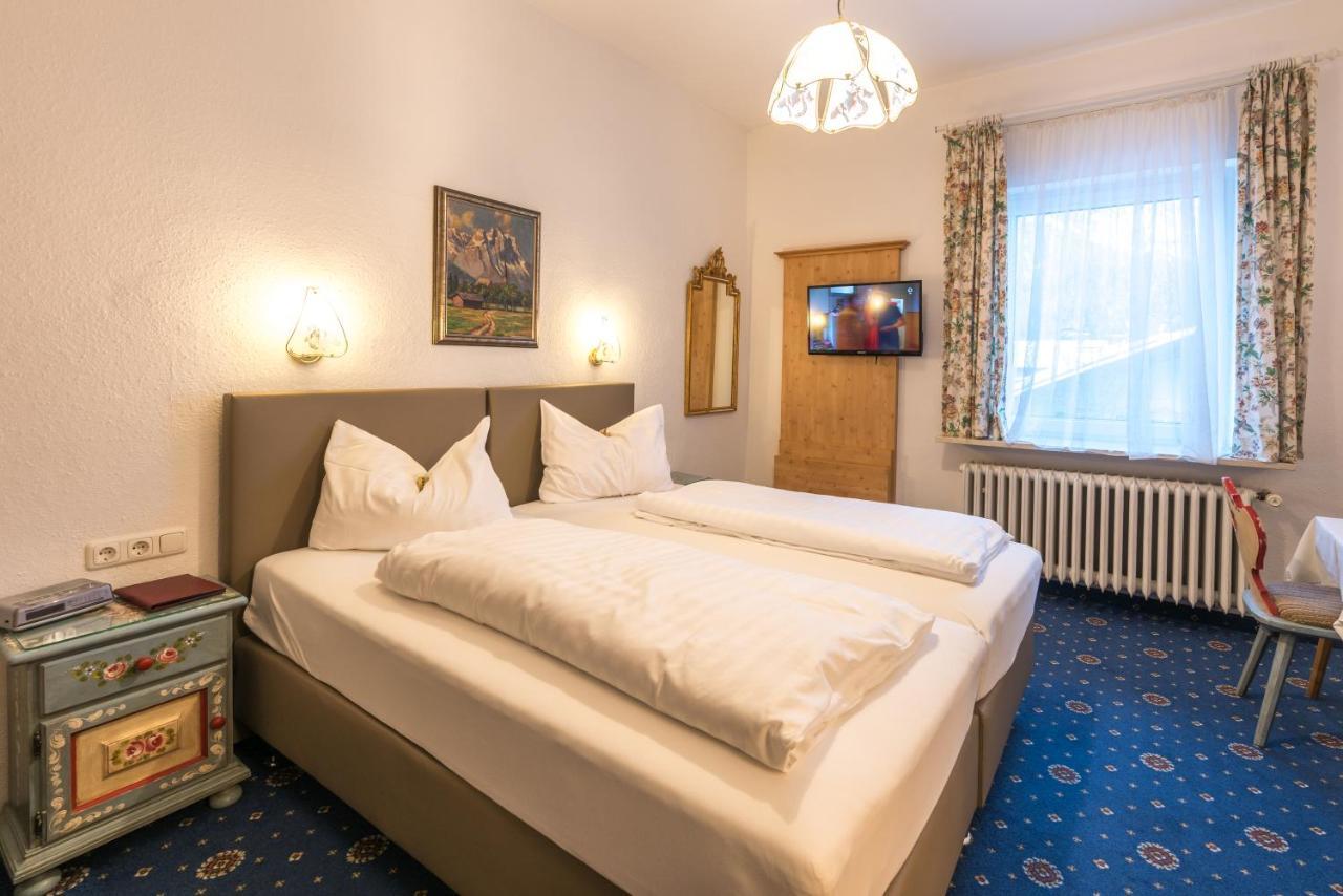 Hotel Garni Almenrausch Und Edelweiss Гармиш-Партенкирхен Экстерьер фото